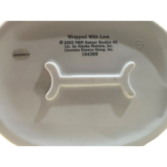 Vintage Retired Kim Anderson "Wrapped With Love" Porcelain Figurine #104369 - Picture 3 of 3